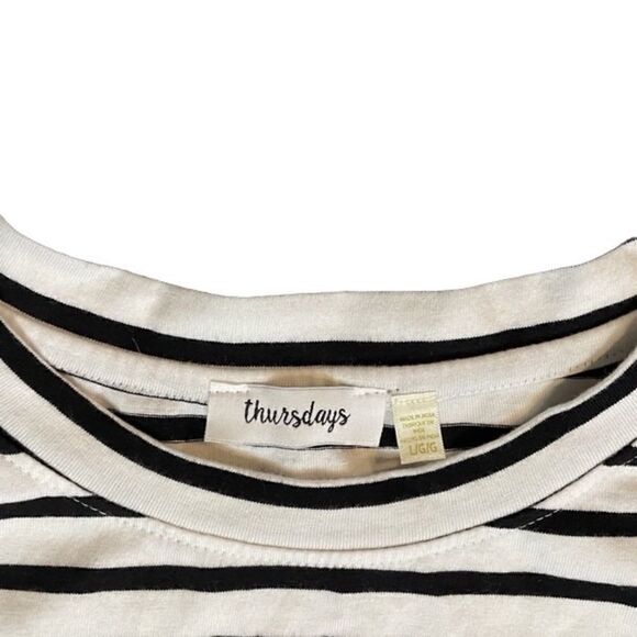 THURSDAYS OVERSIZED BLACK and White Crop Top Size Large - Picture 3 of 6